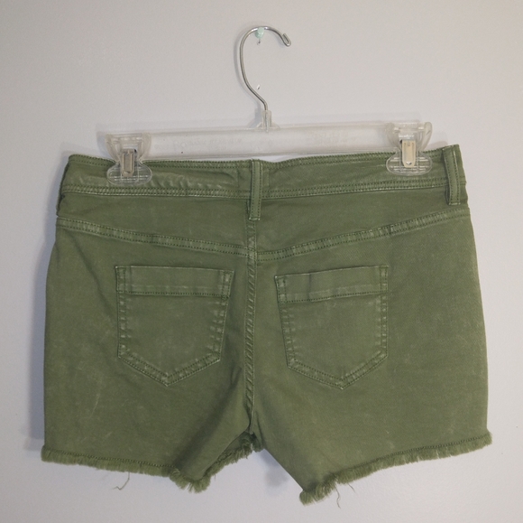 True Craft Army Green Distressed High Waisted Button Up Jean Shorts Size 3 - Picture 7 of 9